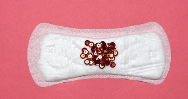 Mais de 500 mil pessoas que menstruam terão acesso a absorventes gratuitos no PI pelo SUS