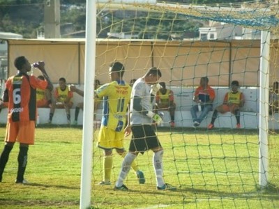 Piauí anuncia Raphael Freitas mesmo com atleta inscrito no Pernambucano