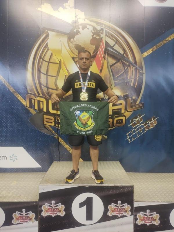 O piauiense competiu em Fortaleza (CE), na categoria ?Kimono Marrom Meio Pesado?, neste final de semana.(Imagem:Divulga&ccedil;&atilde;o)