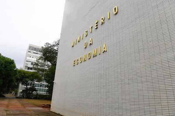 Governo bloqueia novamente verba das universidades federais, liberada horas antes