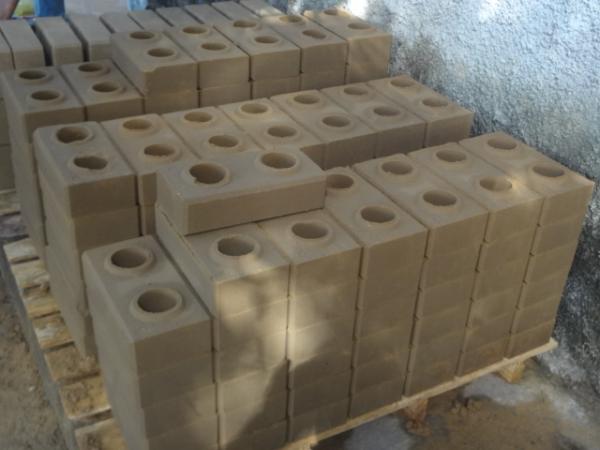 Curso ensina a fabricação de Tijolos Ecológicos