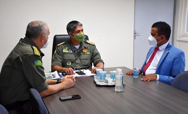 Deputado Francisco Costa participa de reunião para tratar segurança pública em Floriano