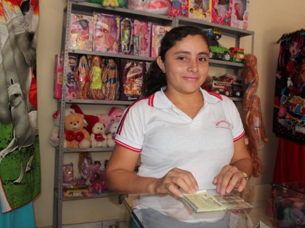 Cidade do Piauí sem banco e com moeda local não sofre com crise