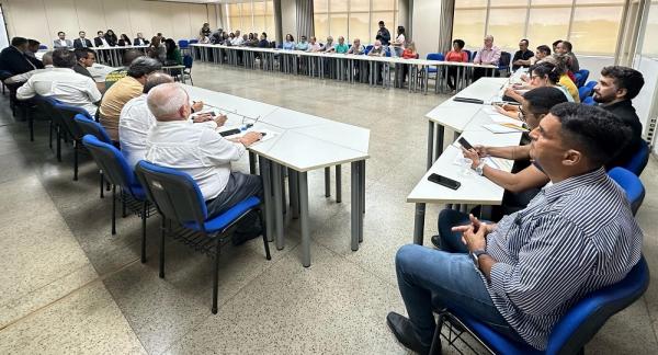 Governo propõe aos servidores estaduais reajuste salarial de 5,35% por ano, até 2026