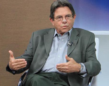 PMDB encolheu; Tudo é decidido por quatro pessoas, critica Avelino