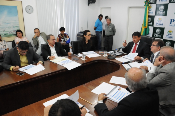 Governador reúne secretários para discutir agilidade de obras