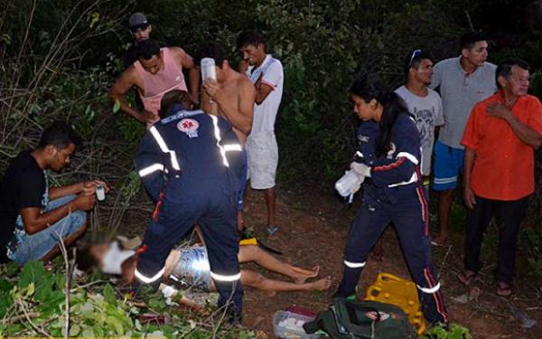 Jovem de 13 anos morre em acidente de moto ao cair de ribanceira no Piauí