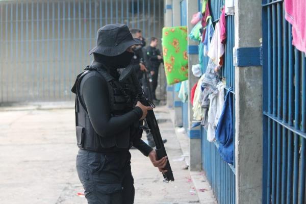 Foragido é preso suspeito de arremessar baterias em penitenciária de Teresina