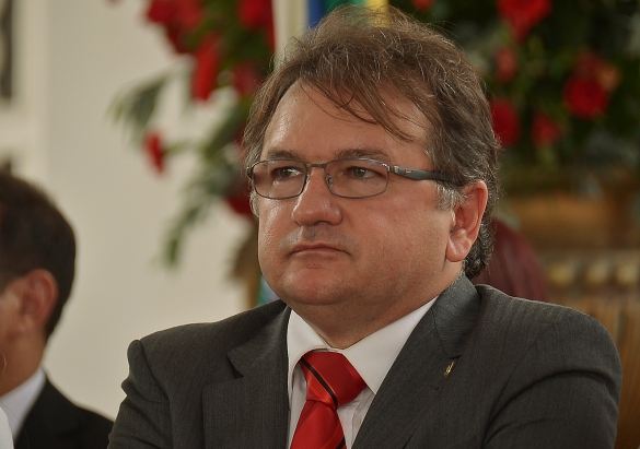 Merlong diz que governador não desistiu do PMDB: "a porta está aberta"
