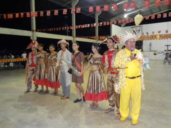 Rep&oacute;rter Amarelinho realizou abertura do Festival de Quadrilhas de Floriano.(Imagem:FlorianoNews)