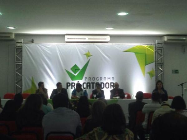 Prefeito Gilberto J&uacute;nior participa de Semin&aacute;rio sobre Res&iacute;duos S&oacute;lidos.(Imagem:Secom)