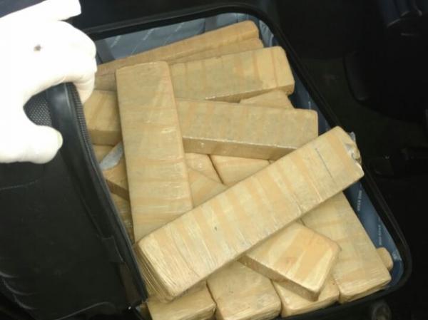 Polícia apreende veículo com 50 kg de drogas no Sul do PI