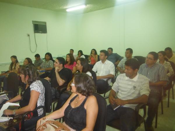 10ª Coordenação Regional de Saúde realiza encontro com Secretários Municipais.(Imagem:FlorianoNews)