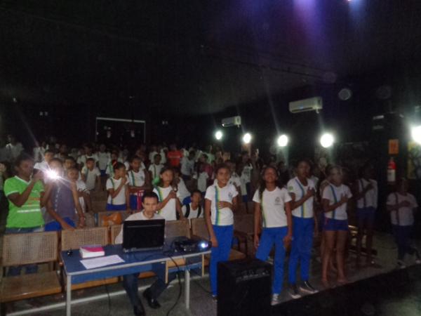 Escola Municipal desenvolve projeto sobre a cidade de Floriano
