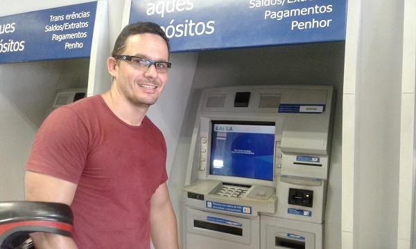 Cliente fica com cartão preso em caixa eletrônico em Floriano.(Imagem:Jc24horas)