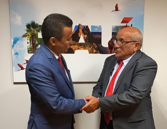 Ver. Antônio José discute pautas para desenvolvimento de Floriano em visita ao dep. Francisco Costa