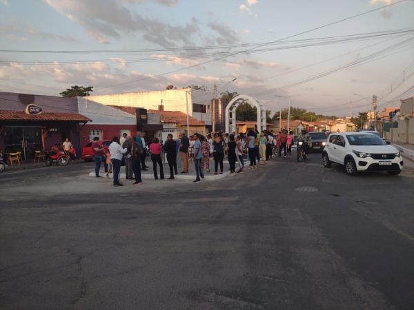Inaugura&ccedil;&atilde;o do Largo Raimundo Marreiros transforma paisagem do bairro Ibiapaba.(Imagem:FlorianoNews)
