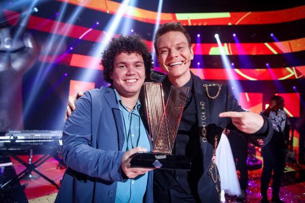 Vitória de Giuliano Eriston no "The Voice Brasil 2021" sinaliza apego do público ao canto nacional