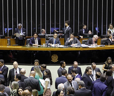 Militares: votação da reforma no plenário terá de aguardar