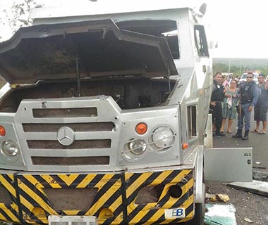 Carro-forte do Piauí é fuzilado no Maranhão e Polícia envia reforço