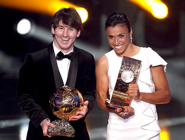'Melhor do Mundo' não muda de mãos: Messi é bi, e Marta é penta