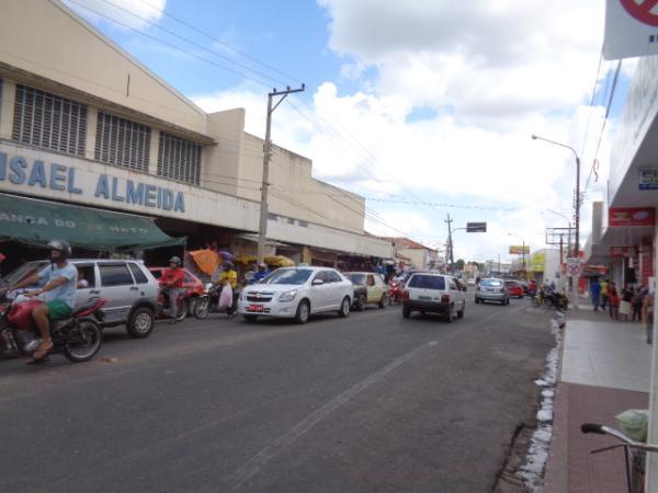Sindicato divulga horário de funcionamento do comércio durante período natalino em Floriano