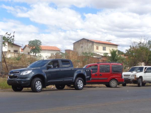 Engavetamento entre tr&ecirc;s ve&iacute;culos &eacute; registrado na BR-230 em Floriano.(Imagem:FlorianoNews)