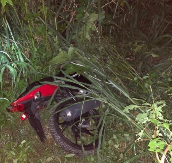 Moto foi encontrada em um matagal(Imagem:Reprodu&ccedil;&atilde;o)
