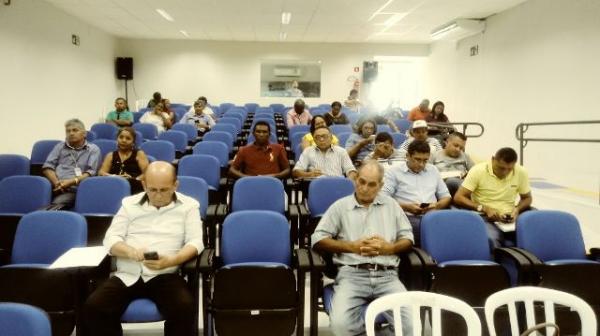 Em Floriano, encontro apresenta propostas a serem executadas nos munic&iacute;pios.(Imagem:FlorianoNews)