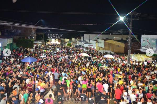 Carnaval de Floriano inicia com p&eacute; direito ao som de Parangol&eacute; e Tony Salles(Imagem:Reprodu&ccedil;&atilde;o/Instagram)