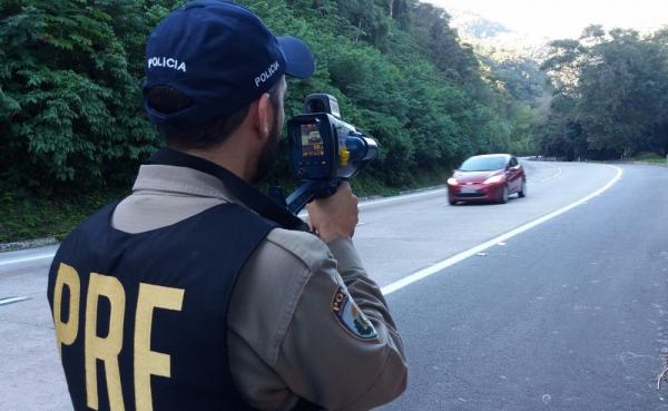 PRF tem até esta segunda para retomar fiscalização por radares móveis em rodovias federais