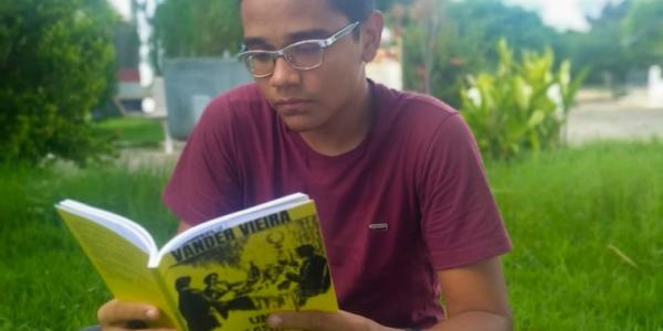 Aos 15 anos, estudante piauiense publica romance policial