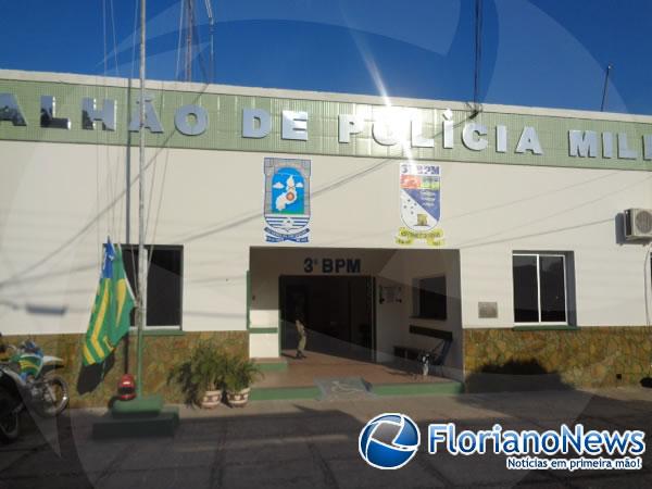 Polícia Militar encontra motocicleta incendiada.(Imagem:FlorianoNews)