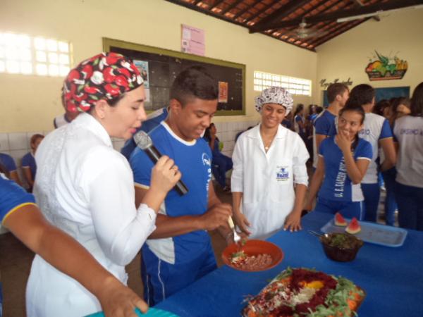 Fauzer Bucar realiza culmin&acirc;ncia de projeto sobre doa&ccedil;&atilde;o de sangue.(Imagem:FlorianoNews)