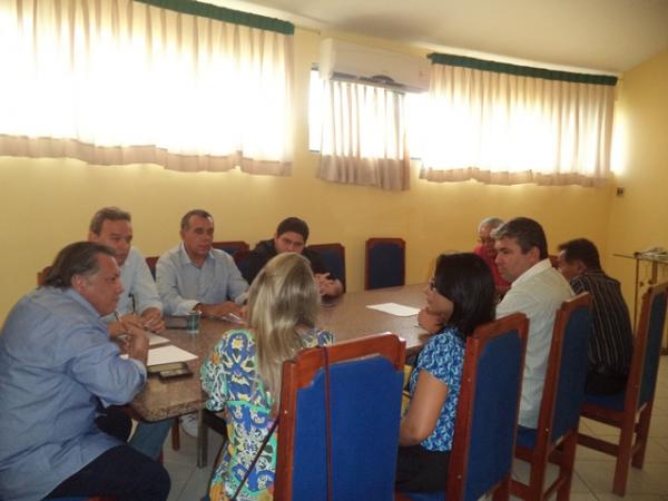 Reuni&atilde;o discute implementa&ccedil;&atilde;o da Lei Geral de Micro e Pequenas Empresa em Floriano.(Imagem:FlorianoNews)