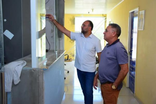 Sede do Poder Legislativo de Floriano está passando por modernização