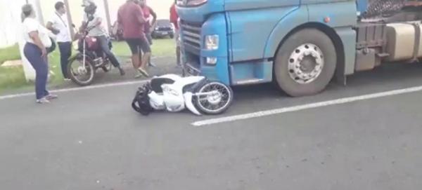 Idoso morre em acidente entre caminhão e motocicleta na BR-343 em Floriano