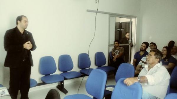 Receita Federal realiza palestra sobre