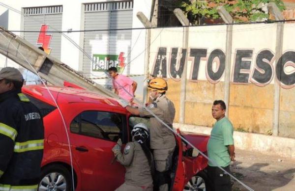 Homem morre e outro fica ferido ap&oacute;s colis&atilde;o.(Imagem:180graus)