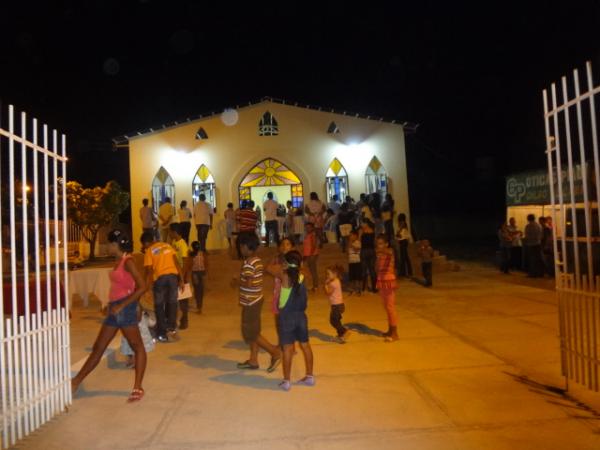 Cat&oacute;licos celebram Corpus Christi com missa e prociss&atilde;o em Floriano.(Imagem:FlorianoNews)