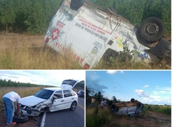 Ambul&acirc;ncia de Marcos Parente capota ap&oacute;s colis&atilde;o e condutor &eacute; encaminhado para o HTN.(Imagem:Francinaldopublicidades)