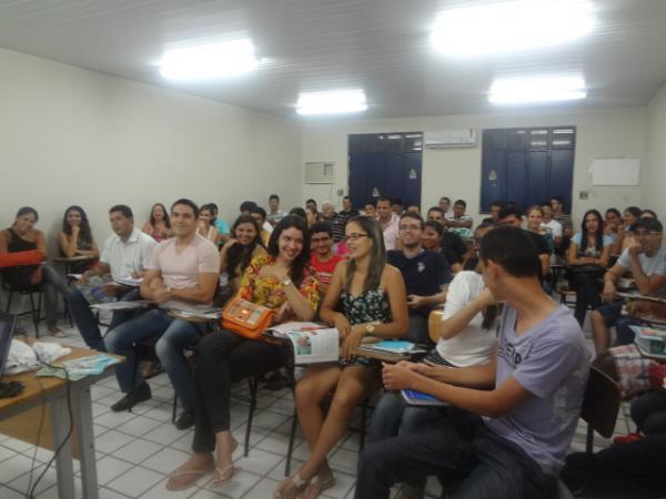  Acad&ecirc;micos de Direito da UESPI participam de palestra sobre seguridade social.(Imagem:FlorianoNews)