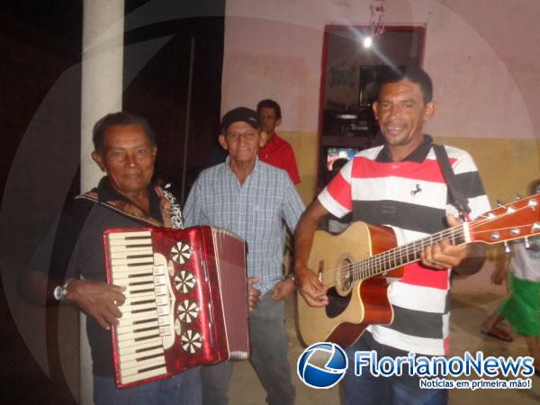 No Dia de Reis, grupos encerram ciclo natalino em Floriano e Bar&atilde;o de Graja&uacute;.(Imagem:FlorianoNews)