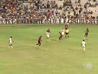 Esquerdinha culpa retranca do Moto por empate: "Time não jogou tão mal"