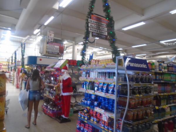 Comércio de Floriano ficará aberto até mais tarde para garantir compras de Natal