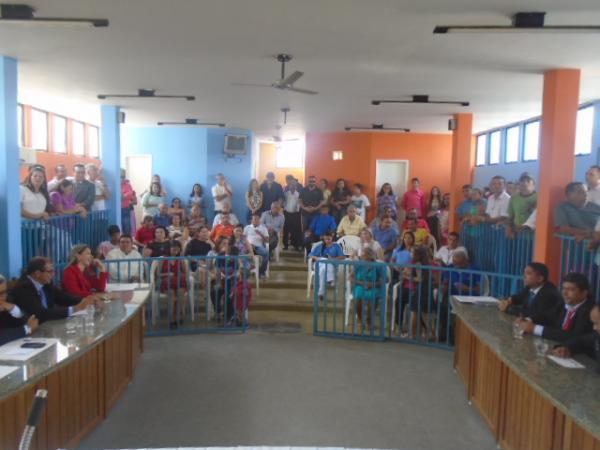 Reeleito, Gleydson Resende toma posse como prefeito de Barão de Grajaú