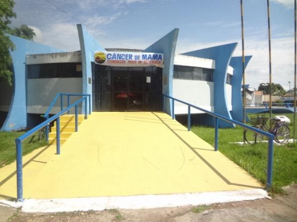 Associa&ccedil;&atilde;o dos Portadores de C&acirc;ncer realiza palestra em Floriano.(Imagem:FlorianoNews)