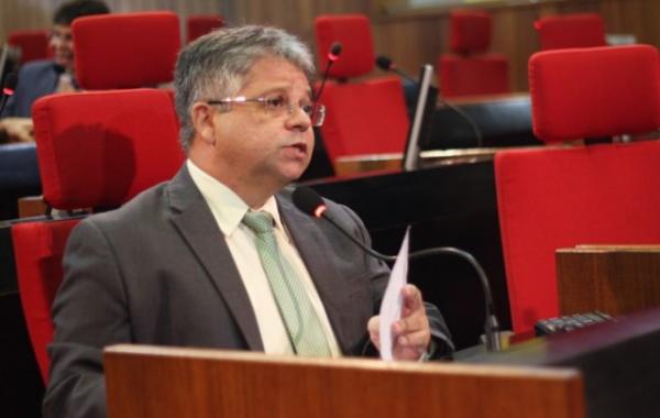 Gustavo Neiva considera deboche resposta da Sesapi a requerimento sobre hospital de Floriano
