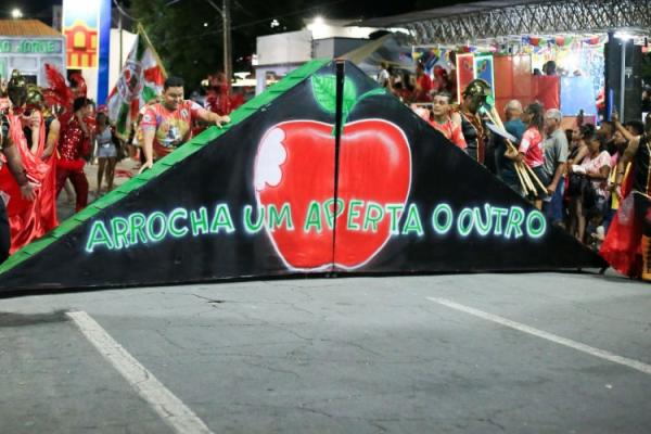 Carnaval de Floriano: Escolas de samba brilham na Avenida Get&uacute;lio Vargas(Imagem:Secom)