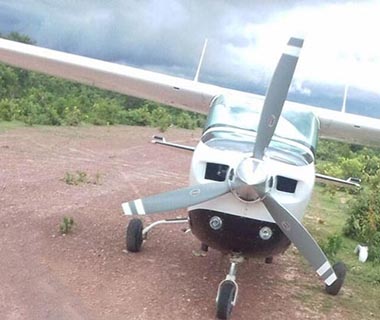 Avião com droga faz pouso forçado no interior do Piauí; piloto é preso